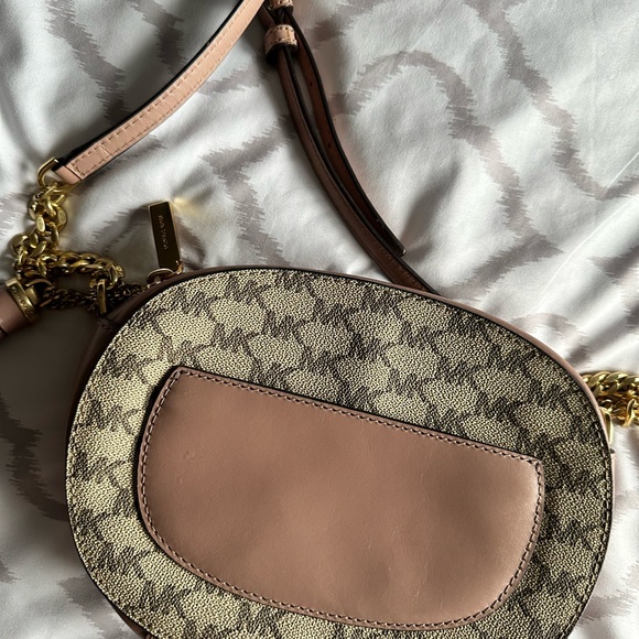 Micheal Kors Jet Set Travel Medium Bag Oval - Picture 2 of 4